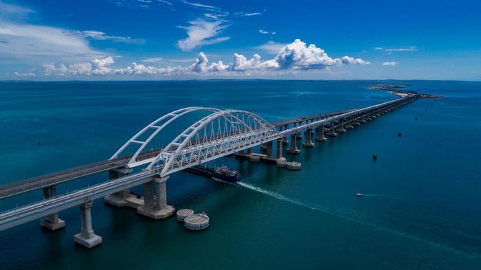 krimskiy_most_028 (700x393, 29Kb)