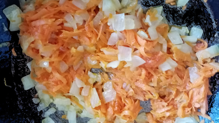 fry carrots and onions (700x393, 325Kb)