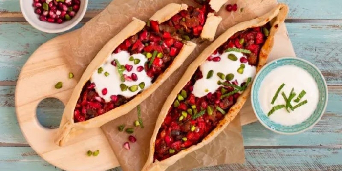 turkish-pastry-boats-with-eggplant-paprika-filling-667697 (700x350, 273Kb)