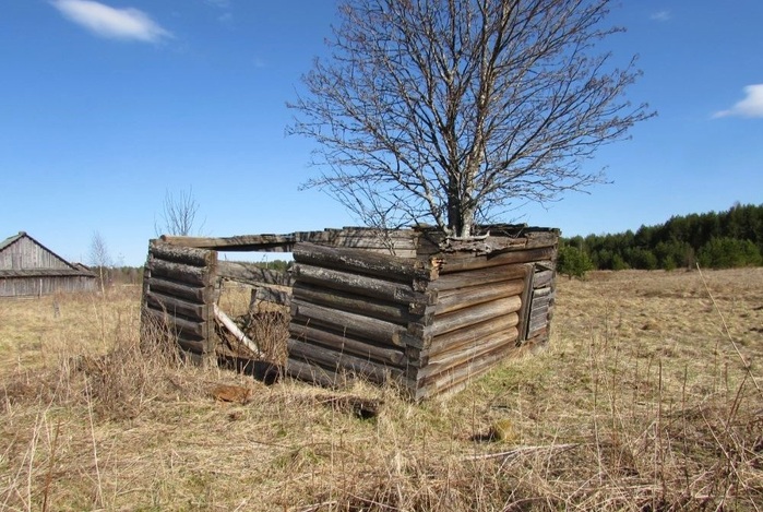 Великий Двор (Алмозерское поселение). Часовня, пер. пол. XIX в. (700x469, 155Kb)