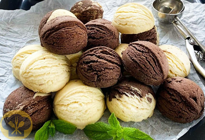 Ванильно-шоколадное печенье «Пломбир», похожее на шарики мороженого