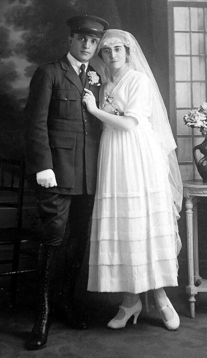 франция Жених и невеста, Франция 1910 год (404x700, 157Kb)