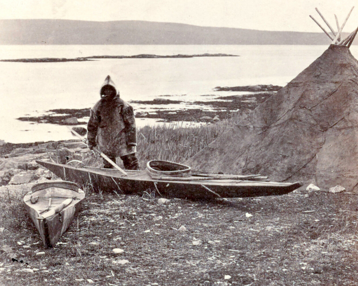 сша Эскимос, готовящийся к охоте на тюленей, Аляска, США 1869 год (700x560, 501Kb)
