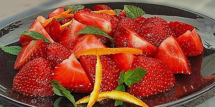 marinated-strawberries-in-balsamic-vinegar-275127 (700x350, 298Kb)