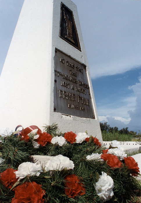 Ernie_Pyle_Memorial (485x700, 379Kb)