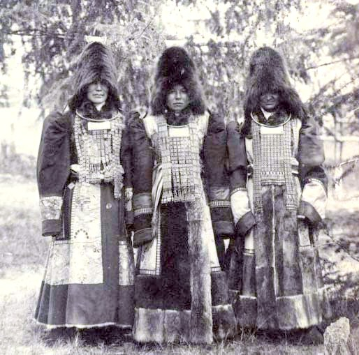  оссия Якутки в традиционных костюмах для праздника ысыах1890 год (514x509, 216Kb)