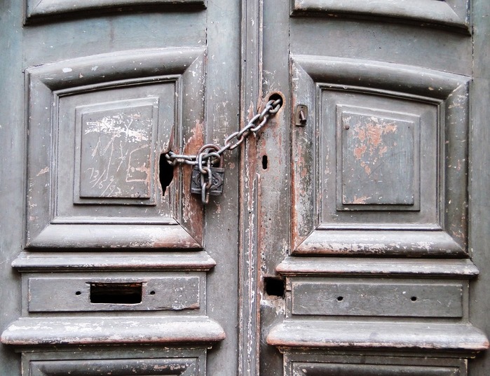 wood-house-chain-window-sadness-metal-death-close-door-material-padlock-loneliness-iron-abandonment-brands-sealed-1020567 (700x537, 139Kb)