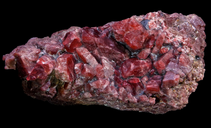 2560px-Rhodonite_Australie (700x425, 279Kb)