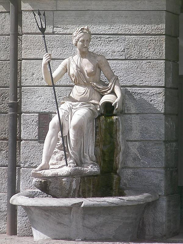 bigpicture_ru_statue_of_amphitrite2c_aosta (375x500, 210Kb)