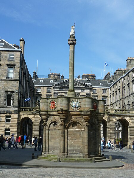 Mercat_Cross,_Edinburgh (550x700, 80Kb)