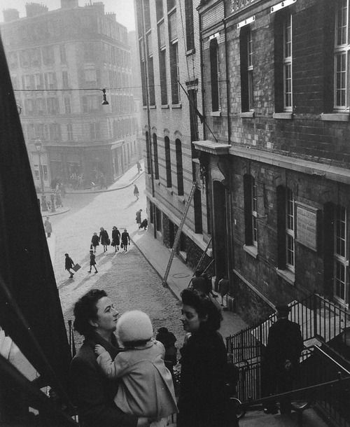 Robert Doisneau  Rue Levert Paris 1953/4384049_Robert_Doisneau__Rue_Levert_Paris_1953 (500x610, 56Kb)