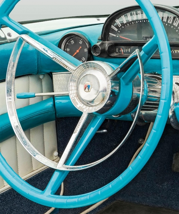 6627324_The_Classic_Car_Book_The_Definitive_Visual_History__2016__DK064 (585x700, 333Kb)