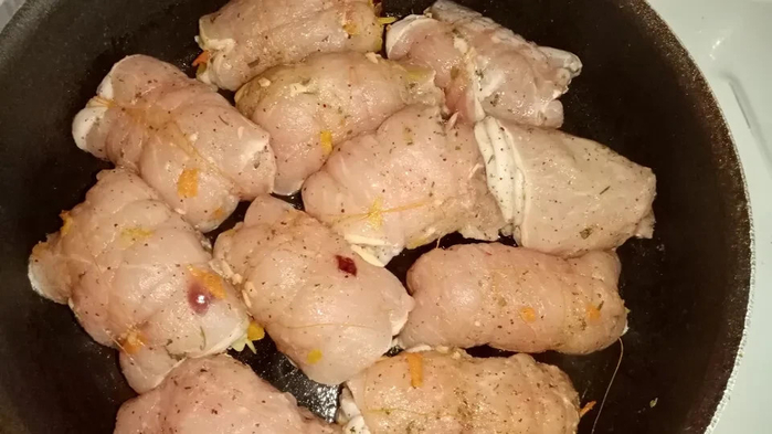 rolls in a frying pan (700x393, 241Kb)