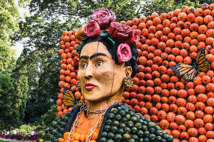 Kuerbisausstellung-Ludwigsburg-2024-Frida-Kahlo (900x666, 139Kb)