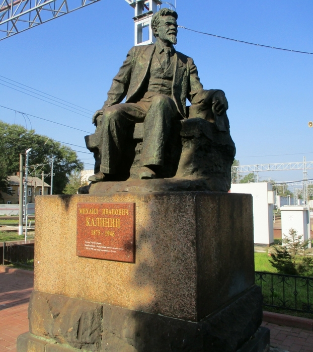 5028751_Kalinin_na_vokzale_1 (622x700, 325Kb)