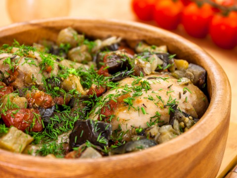 Куриная голень, тушенная с баклажанами и помидорами (1) (480x360, 196Kb)
