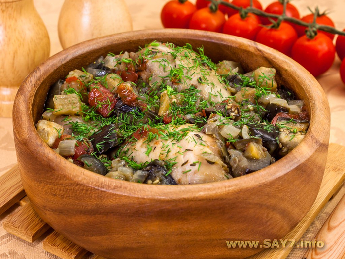 Куриная голень, тушенная с баклажанами и помидорами (11) (700x525, 487Kb)