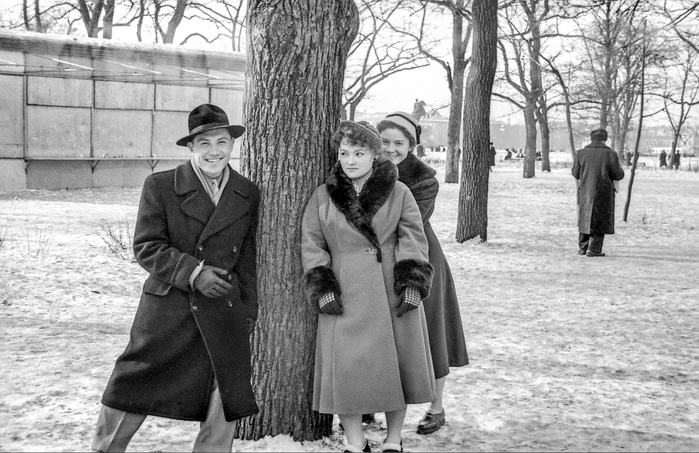 ссср В Саду Трудящихся имени М. Горького, Ленинград 1956 год (700x453, 241Kb)