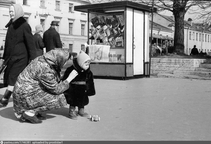 ссср Ленинград, весна 1970 год (700x477, 226Kb)