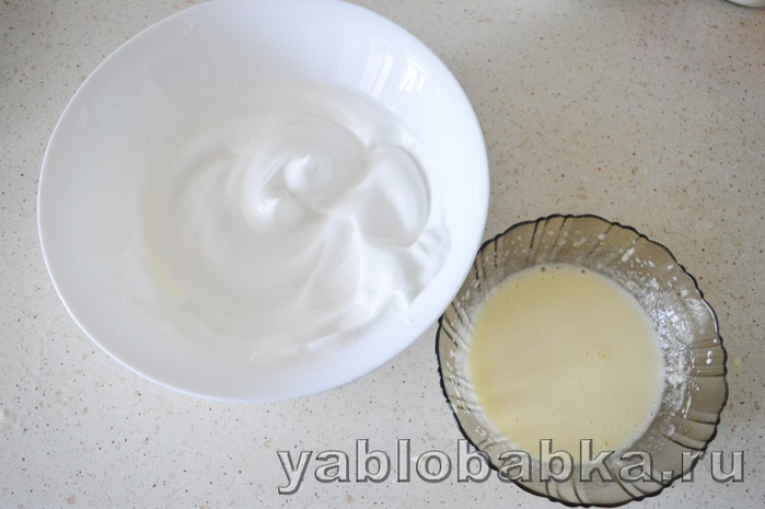 сметанная шарлотка с яблоками и грецкими орехами 4 (700x465, 232Kb)