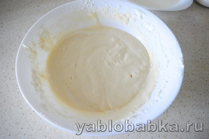 сметанная шарлотка с яблоками и грецкими орехами 8 (700x465, 263Kb)