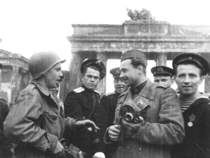 Berlin_1945_kinooperator-Tomberg (700x528, 44Kb)
