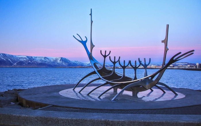 Reykjavik-S¢lfar-aukamynd_216601333-1300x813 (700x437, 75Kb)
