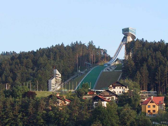 Австрия. Олимпийский трамплин «Бергизель» в Инсбруке (700x525, 55Kb)