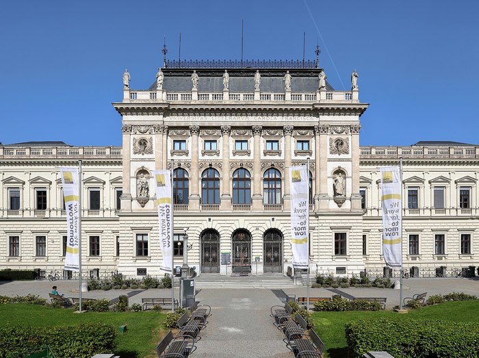 Graz_-_Universität,_Hauptgebäude_(a) (700x523, 120Kb)