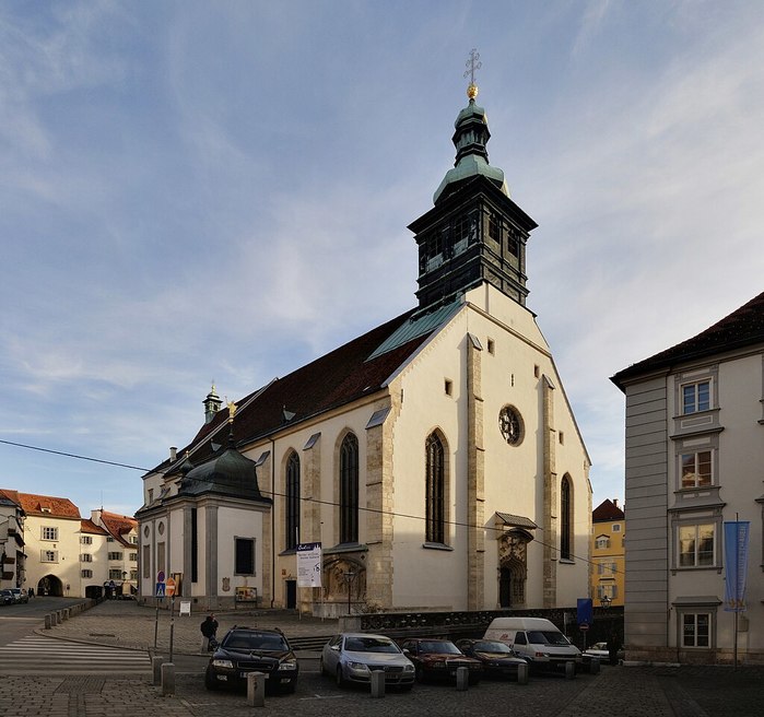 Грац. Graz cathedral (700x656, 87Kb)