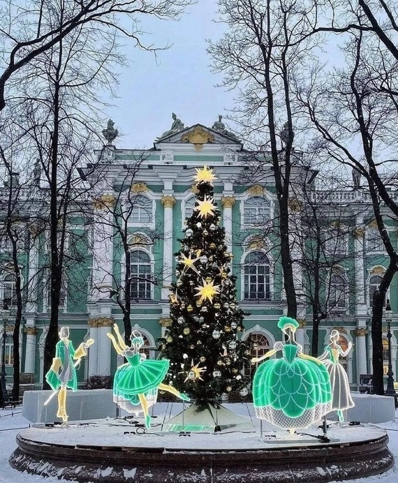 3109898_spb_ermi_elka (570x692, 267Kb)