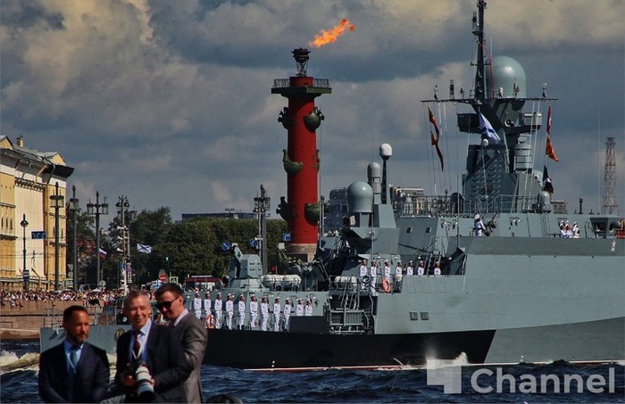 3109898_den_vmf_spb (700x453, 90Kb)
