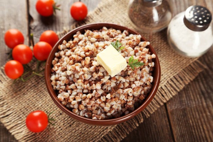 buckwheat-bowl-brown-wooden-background-43880228 (700x467, 108Kb)