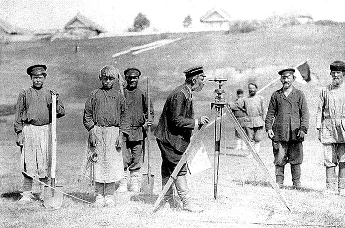  оссия Межевой инженер за работой, Московская губерния 1890 год (700x463, 243Kb)