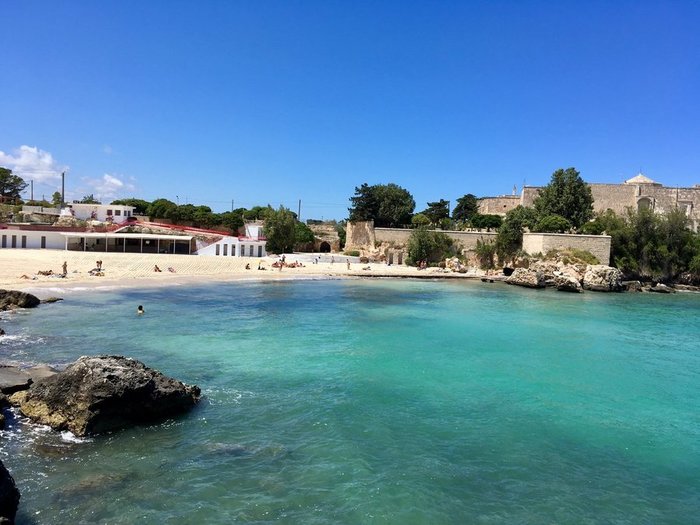 petite-plage-peu-frequentee (900x725, 71Kb)