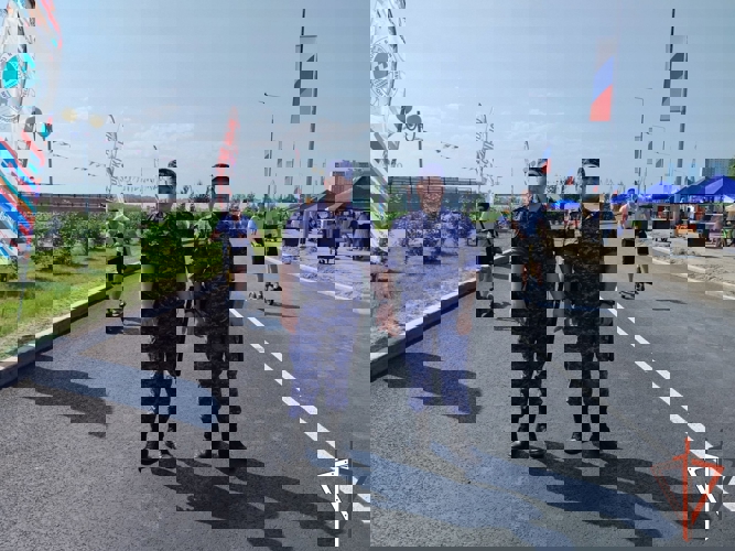 7290319_Rosgvardiya_obespechila_bezopasnost_prazdnovaniya_Dnya_Rossii_v_Ugre (667x500, 263Kb)