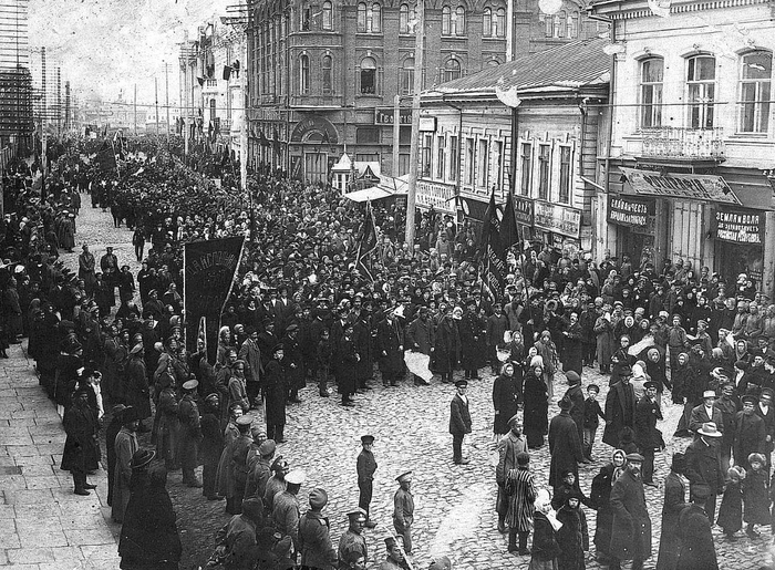  оссия Демонстрация в Томске, апрель 1917 года (700x515, 321Kb)