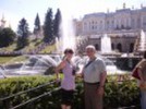 [+] Увеличить - Маша и я на фоне фонтана Самсон(21 м).