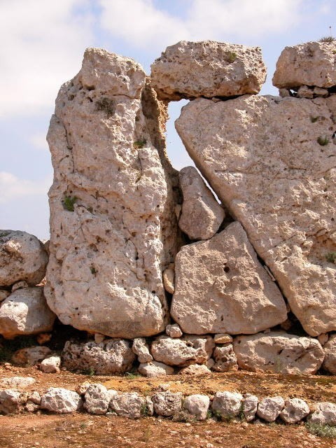 Узнай по фотографиям древние постройки подпиши их названия 4 класс