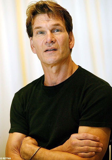 http://img1.liveinternet.ru/images/foto/b/3/apps/0/940/940625_06-patrickswayzeretna_468x666.jpg