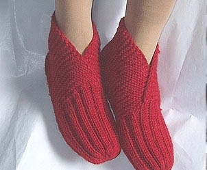 Grandma&a
mp;apos;s Simple Knit Slippers - AllFreeKnitting.com - Free