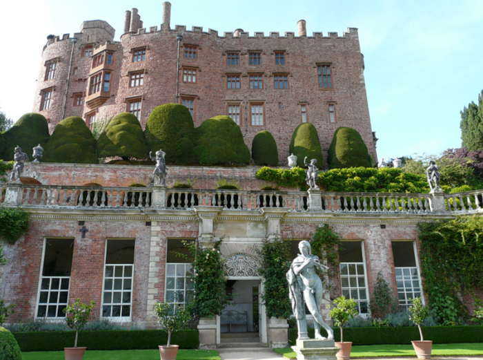    (Powis Castle Gardens). , 