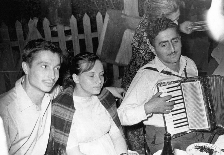 Одноклассники 1958 г. Карагезов Михаил Феохарович 1966. Карагезов Михаил Георгиевич.