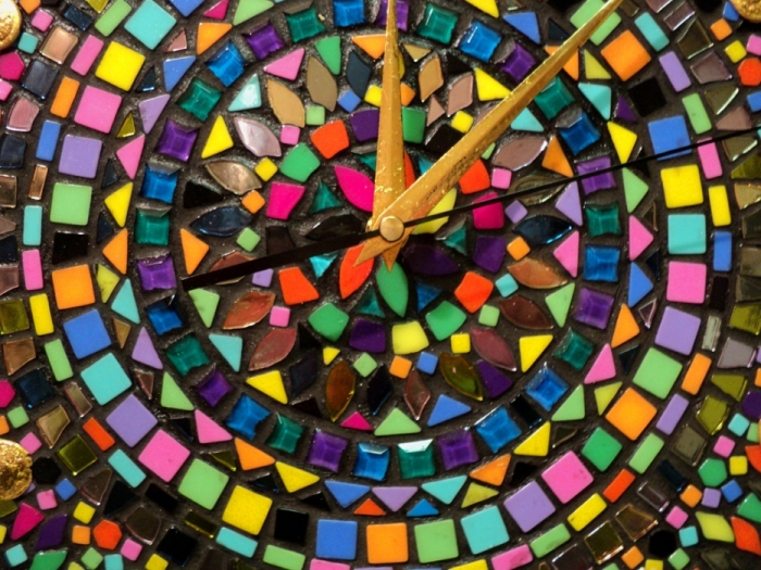 Часы из мозаики